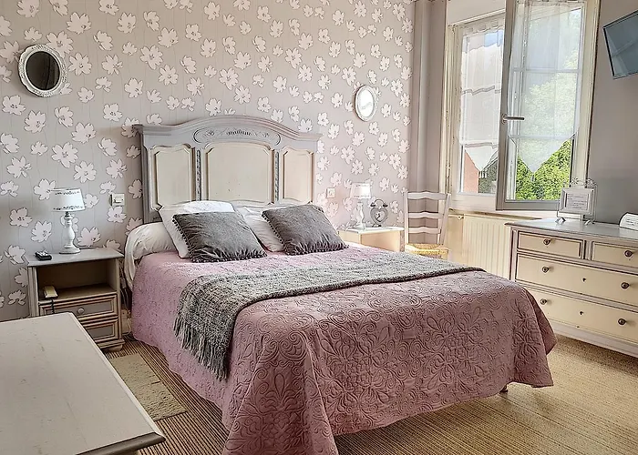 Konukevi Le Clos Joli 2*